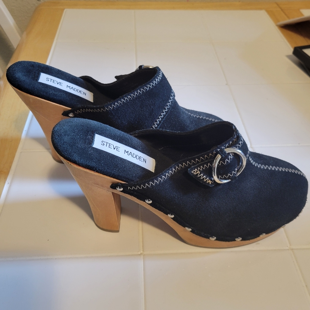 Steve Madden Vintage Clogs Size 9